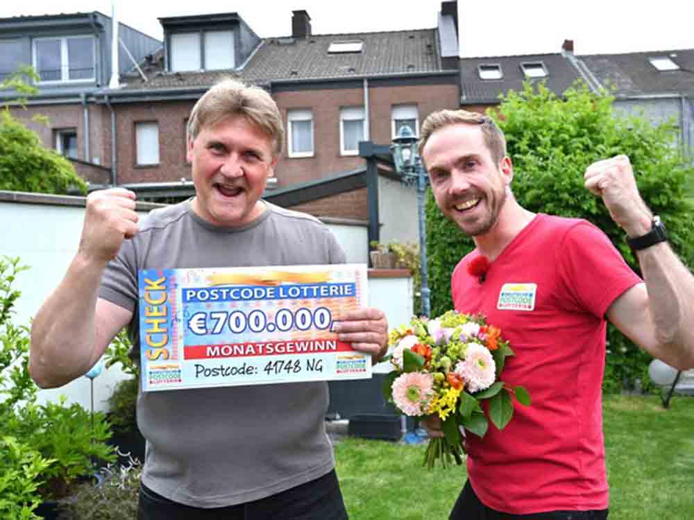 Postcode Lotterie verteilt 1,4 Millionen Euro in Viersen, Glückspilz Michael jubelt über 700.000 Euro