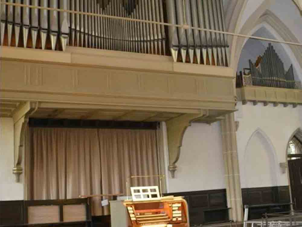 Gütersloh, Orgelmusik zur Mittagszeit in der Martin Luther Kirche 2022