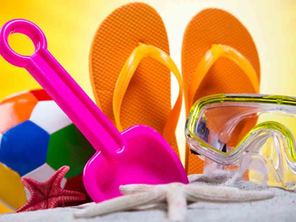 Sommerspaß ohne Schadstoff Cocktail, von Schnorchel bis Flip Flops, darauf sollten Verbraucher bei Plastikprodukten achten