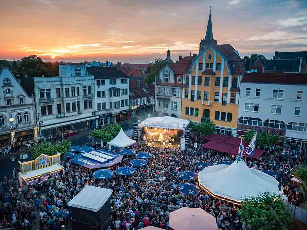Der Sommer in Herford, Stadtmarketing Pro Herford GmbH gibt Termine bekannt, Veränderungen beim Hoeker Fest geplant