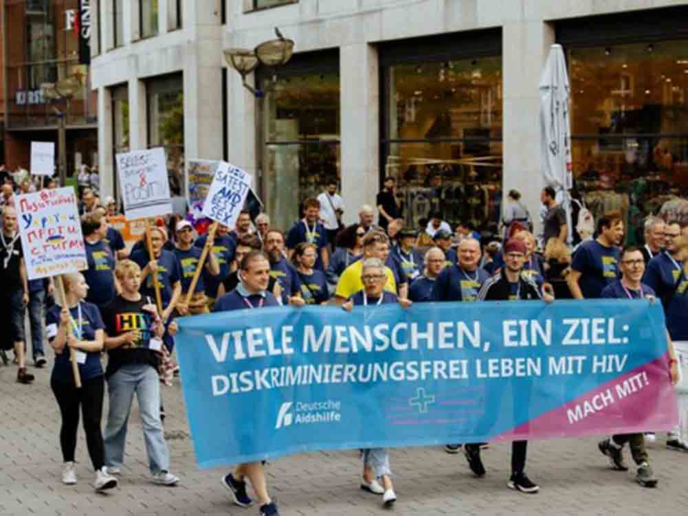 HIV Konferenz beendet, Menschen mit HIV demonstrieren in Duisburger Innenstadt