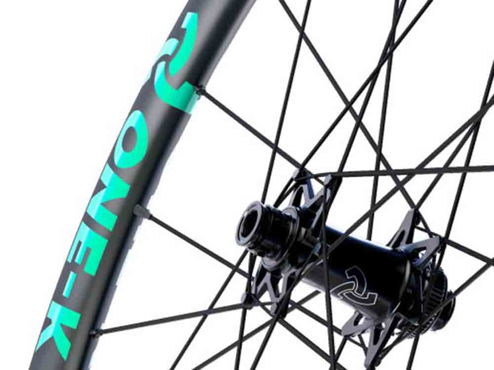 Neues Verfahren ermöglicht leichte Fahrradspeichen aus Faserkunststoffverbund
