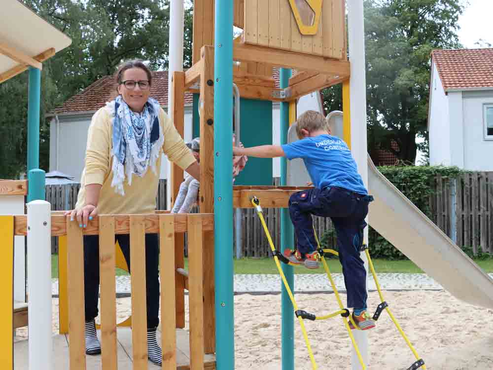 Gütersloh, aus grauem Platz wird eine grüne Spieloase, neuer Spielplatz an der Alsenstraße fürs Kinderglück und für gutes Wohnklima