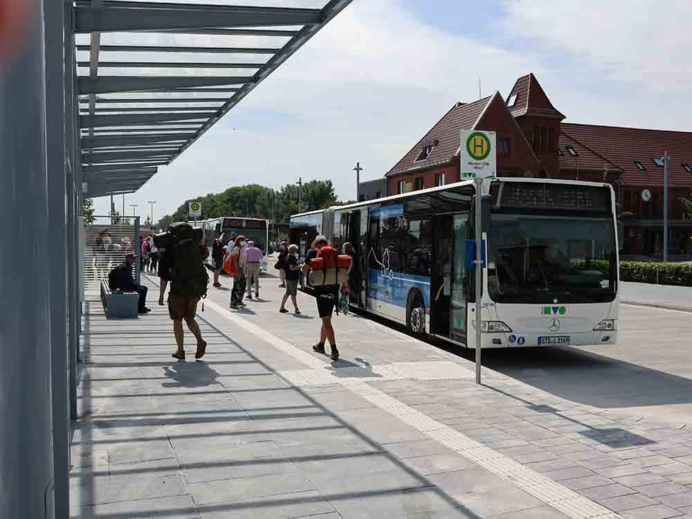 Meilenstein für Cuxhavener Stadtentwicklung, neuer ZOB in Cuxhaven offiziell eröffnet