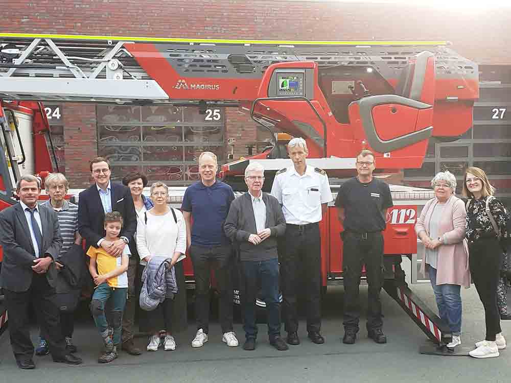 Gütersloh, Sommerprogramm der SPD Ratsfraktion, SPD Fraktion besucht die Feuerwehr
