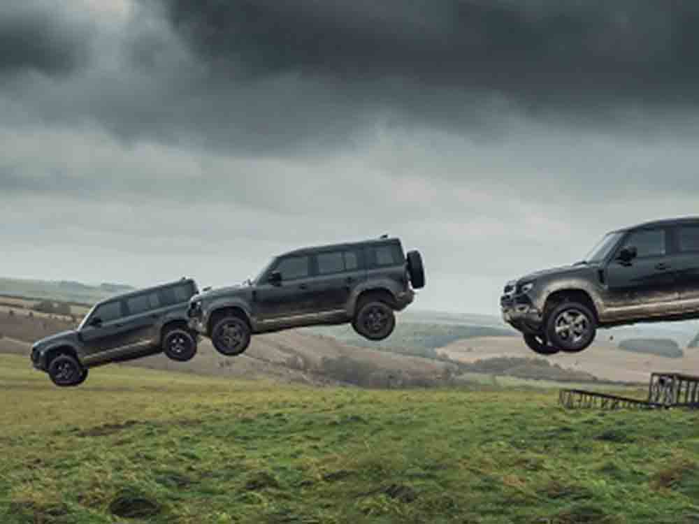 Bieten auf Bond, Stuntfahrzeuge von Jaguar Land Rover aus 007 Kinohit werden bei Christies versteigert