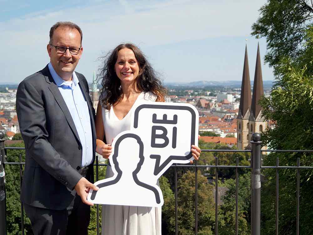 Bielefeld Befragung 2022 startet, Menschen in Bielefeld und OWL sind gefragt, was sind die Stärken der Stadt?