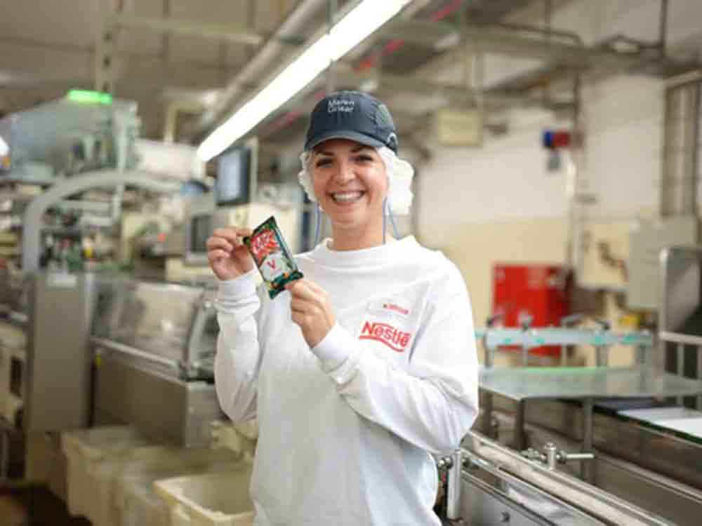 Neuerfindung einer Ikone, der vegane KitKat Riegel kommt aus Hamburg in den Handel
