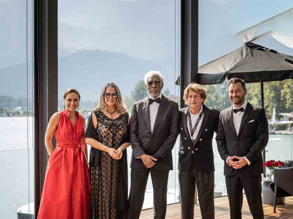 Morgan Freeman übergibt Oscars der Luftfahrt in der Scalaria