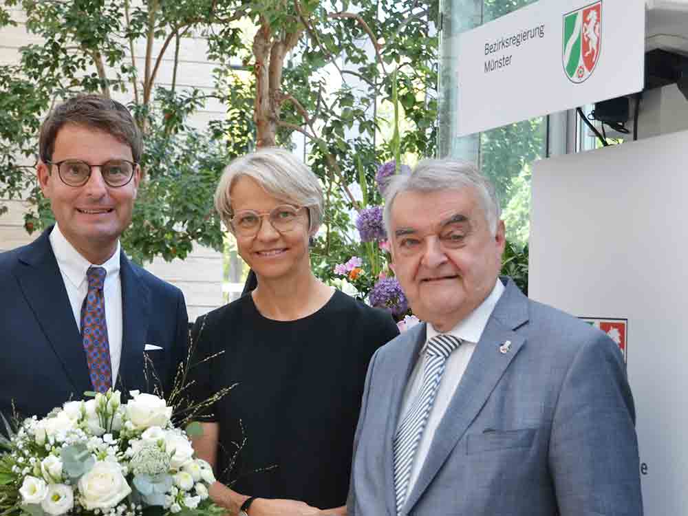 NRW Innenminister Reul verabschiedet Dorothee Feller und führt Andreas Bothe in sein Amt als Regierungspräsident ein