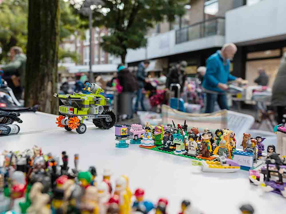 Gütersloh, Kinderflohmarkt auf dem Kolbeplatz, 1. Oktober 2022