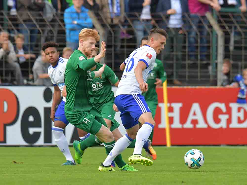 Fußball Gütersloh, nur noch wenig Sitzplatzkarten, der FC Gütersloh hat bisher 1.600 Schalke Tickets verkauft