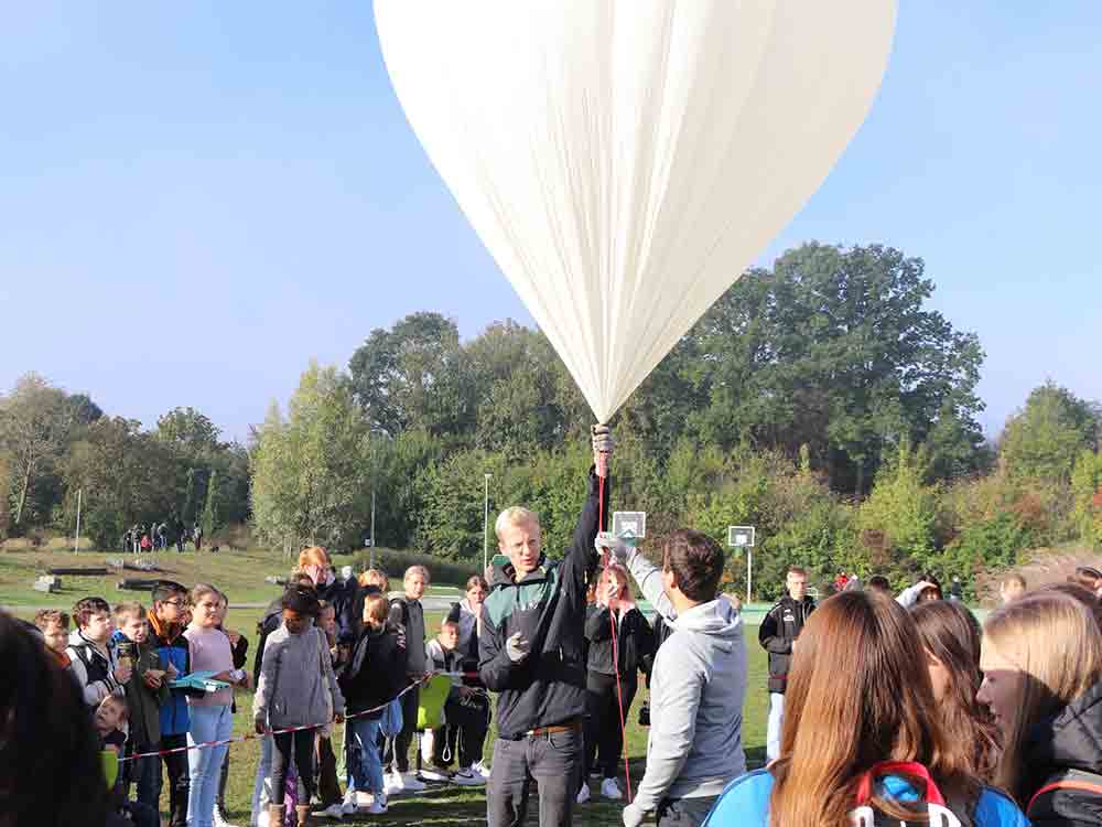 Rheda Wiedenbrück, MINT Forschungsprojekt im ZDI Schülerlabor, Moritz Fontaine Gesamtschule startet Wetterballon