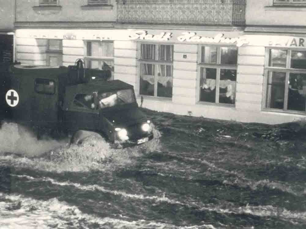 Cuxhaven, Vortrag im Stadtarchiv, die Sturmflut 1962 als Politikum. Küstenschutz, Institutionen Fehler, Kalter Krieg