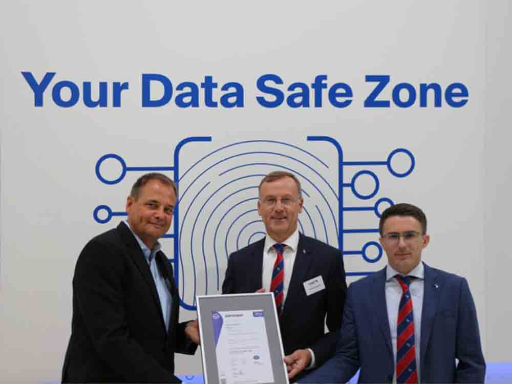 Schmitz Cargobull erhält DQS Zertifikate für das Informationssicherheits Managementsystem (ISO 27001) und die Lieferkettensicherheit (TAPA)