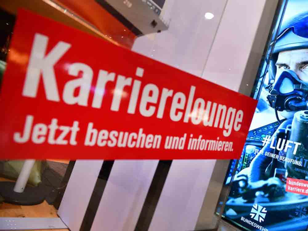 Bundeswehr Pop up Karrierelounge goes Innenstadt Nürnberg