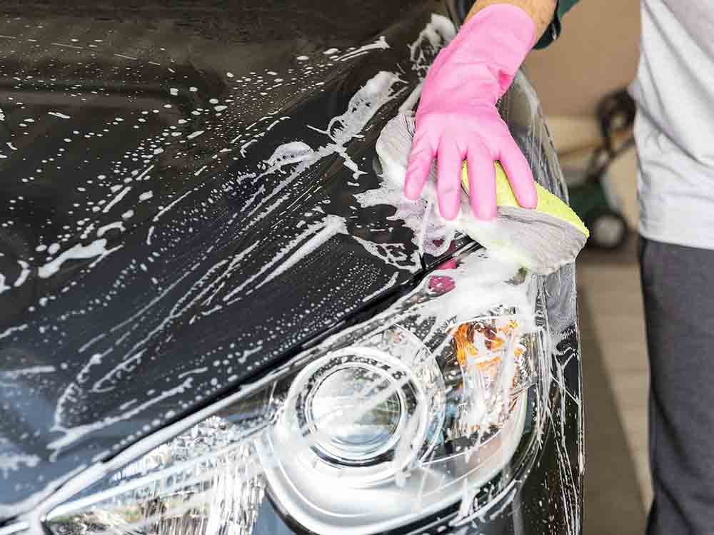 Auto waschen, Waschanlage oder lieber von Hand?
