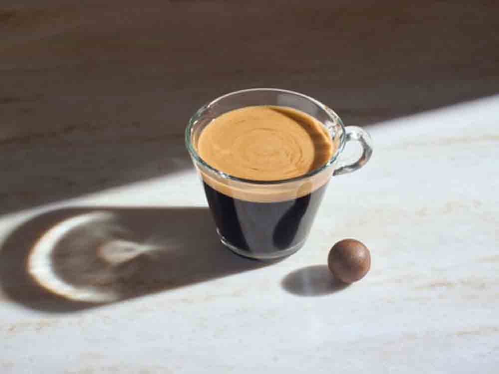 Weltweit erstes Kaffeekapselsystem ohne Kapsel. Coffee B: EDEKA wird erster Partner im Lebensmitteleinzelhandel in Deutschland