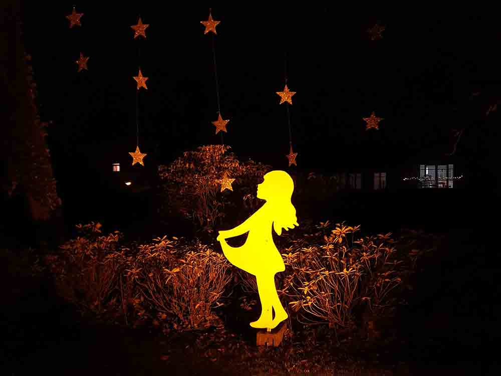 Bad Lippspringe, stimmungsvolle Weihnachtsbeleuchtung in der Gartenschau, ab 27. November 2022