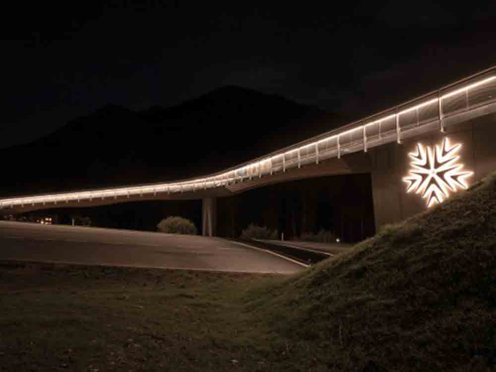 Die neue Brücke in Sankt Anton am Arlberg: Hohe Sicherheit durch 170 Meter Licht im Handlauf