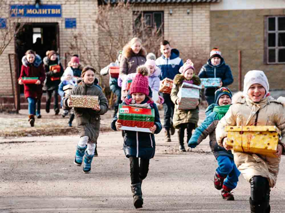 Samaritan’s Purse, Weihnachten im Schuhkarton schenkt Hoffnung in Krisenzeiten, 291.554 bedürftige Kinder erhalten Schuhkartongeschenke