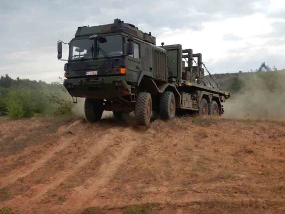 Rheinmetall liefert fabrikneue Militär Lkws an die Ukraine