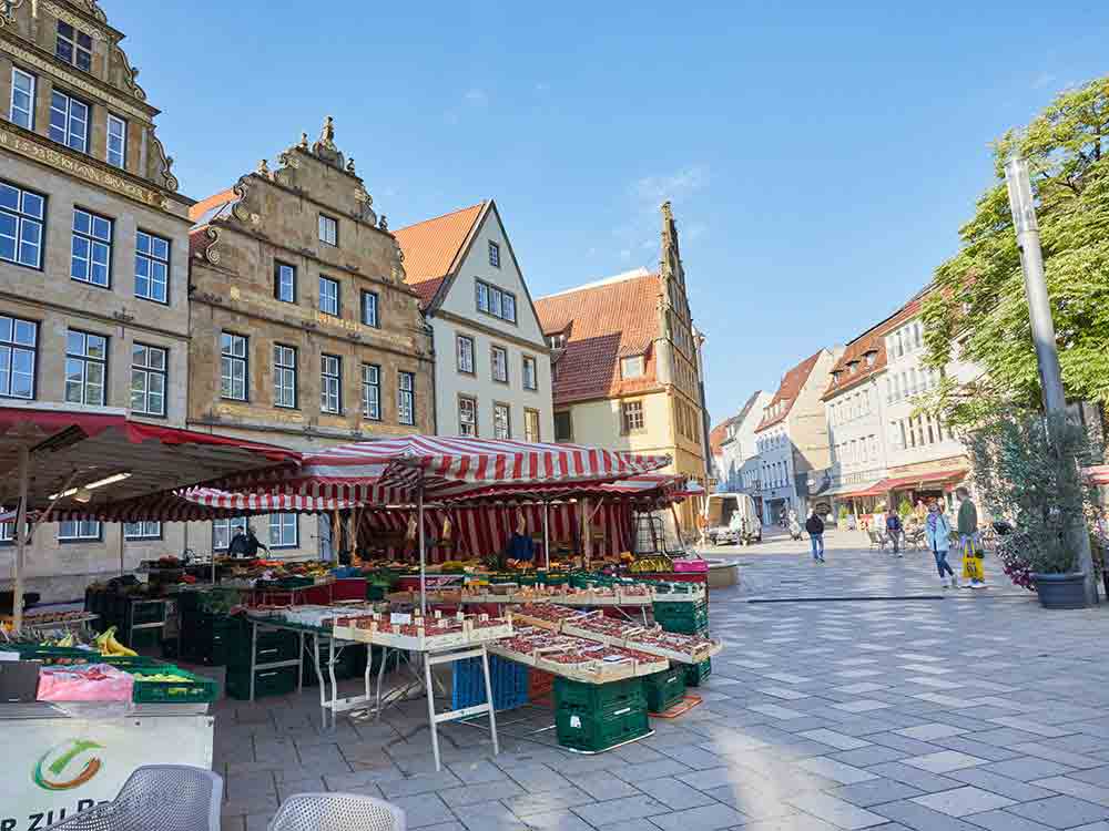 Bielefeld, Wochenmarkt im Herzen der Altstadt startet wieder, Altstadtmarkt ab 21. Januar 2023 dienstags, freitags und samstags