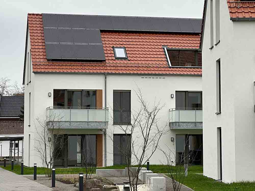 Gütersloh, Bauverein hat sein großes Neubauprojekt an der Holzrichterstraße abgeschlossen, 22 barrierefreie Wohnungen wurden in Kattenstroth bezogen