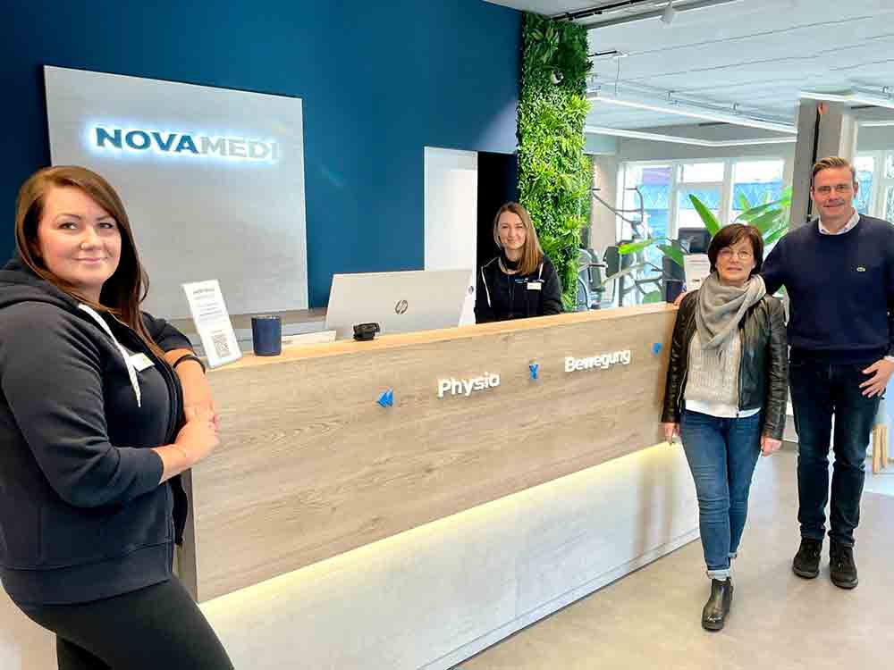 Rietberg, Bürgermeister besucht neues Kompetenzzentrum, Novamedi bietet Physiotherapie plus Ganzkörpertraining