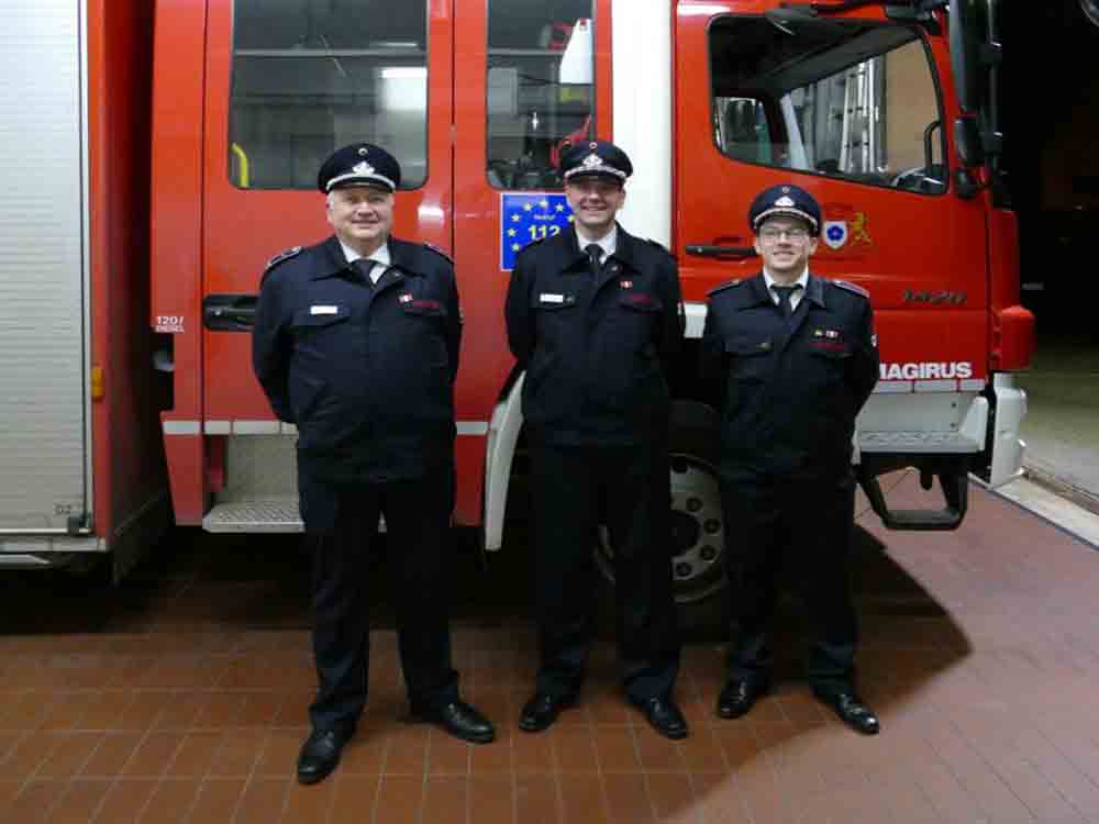 Die Jüngeren treten in die erste Reihe, Feuerwehr Lemgo hat neue Löschgruppenführer und Löschzugführer