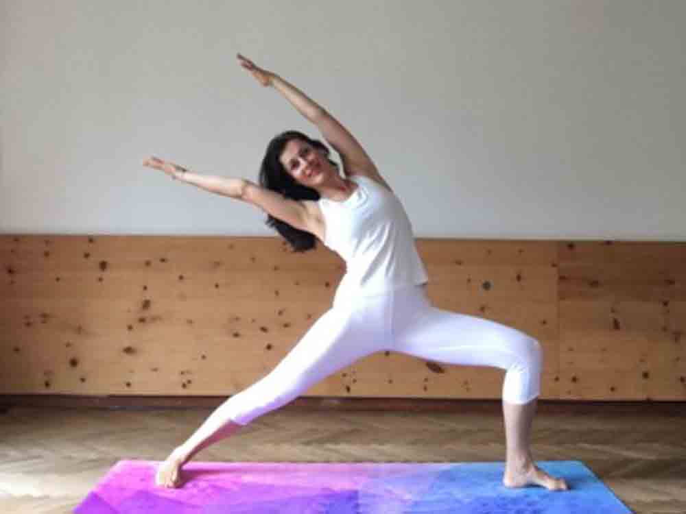 Yoga und Schneeschuhwandern in der Fastenzeit, Yoga Katja