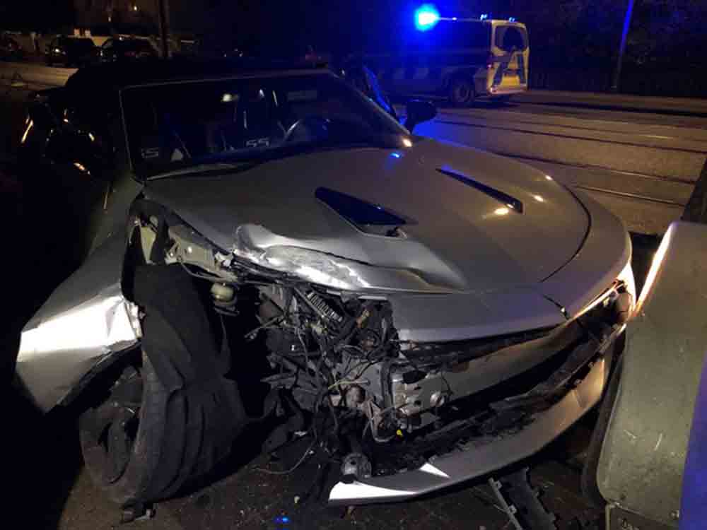 Polizei Bielefeld, geliehener Camaro stark beschädigt, 43 jähriger aus dem Kreis Gütersloh