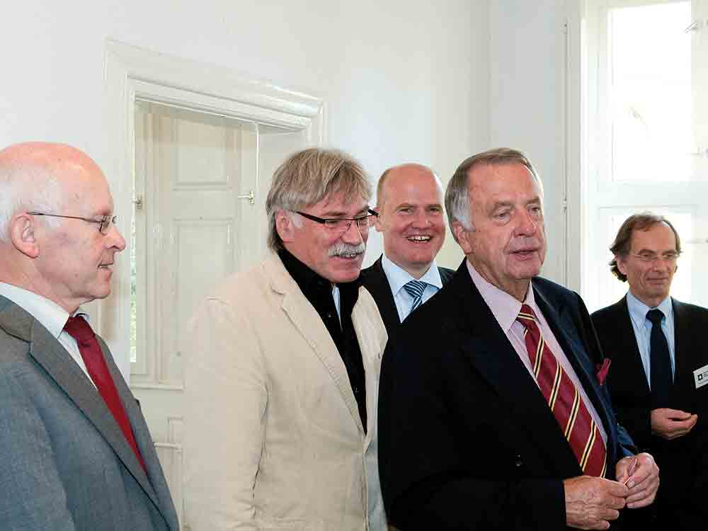 Gütersloh, Staatsminister und Beauftragter für Kultur und Medien Bernd Neumann im Veerhoffhaus, September 2009