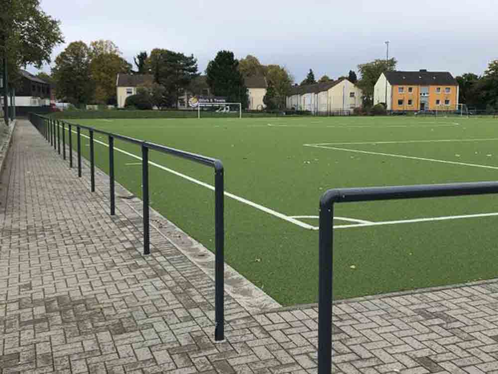 Kunstrasenplätze: Weniger Mikroplastik im Umfeld von Sportanlagen ist das Ziel, Fraunhofer Institut für Umwelt, Sicherheits und Energietechnik UMSICHT