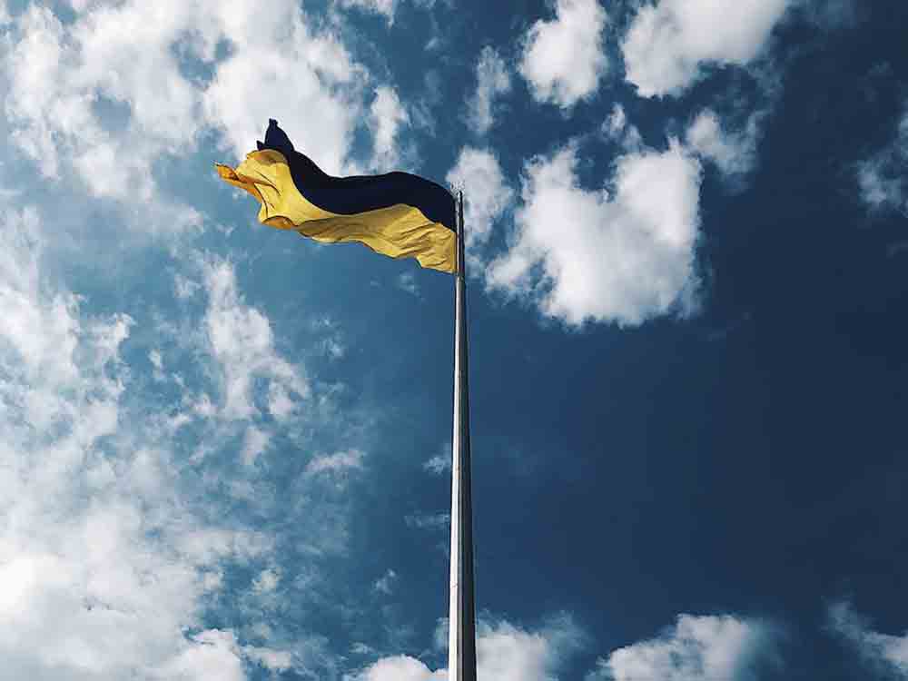 Deutscher Volkshochschul Verband, #Stand with Ukraine: Volkshochschulen setzen mit Bildungsangeboten und Kooperationen ein Zeichen für Solidarität