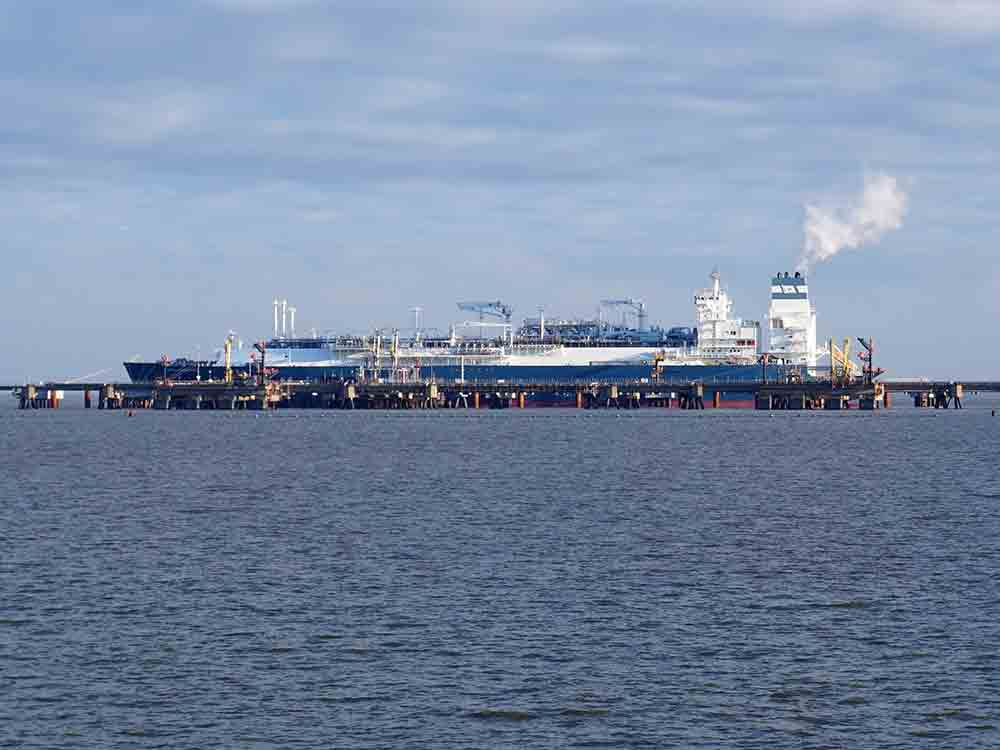 2. LNG Terminalschiff in Wilhelmshaven soll ohne Chlor Biozid auskommen: Deutsche Umwelthilfe fordert sofortige Nachrüstung des Schiffes Höegh Esperanza