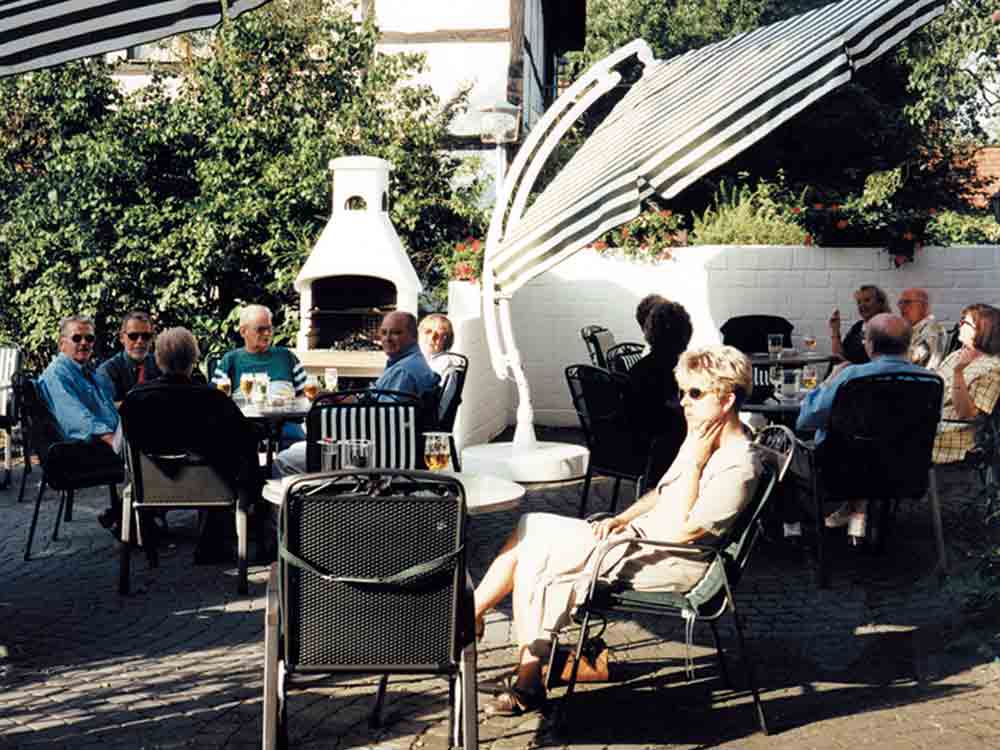 Gütsel Biergartenreport 2002 in Gütersloh und Umgebung