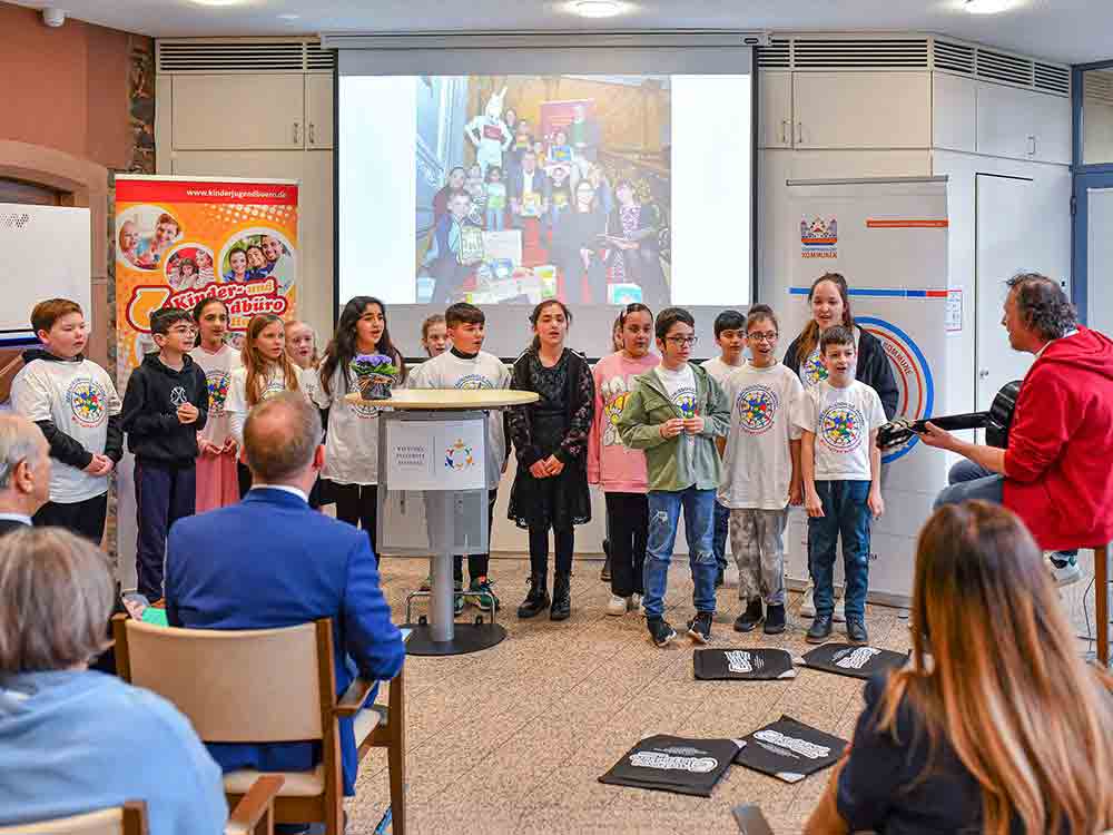 Hanau trägt als 3. Stadt in Deutschland dauerhaft das Siegel »Kinderfreundliche Kommune«