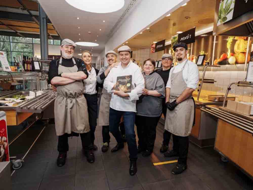 Fernsehkoch bekocht Mitarbeiter: Ronny Lolls vegetarisches Kitchen Takeover im Meiko Betriebsrestaurant