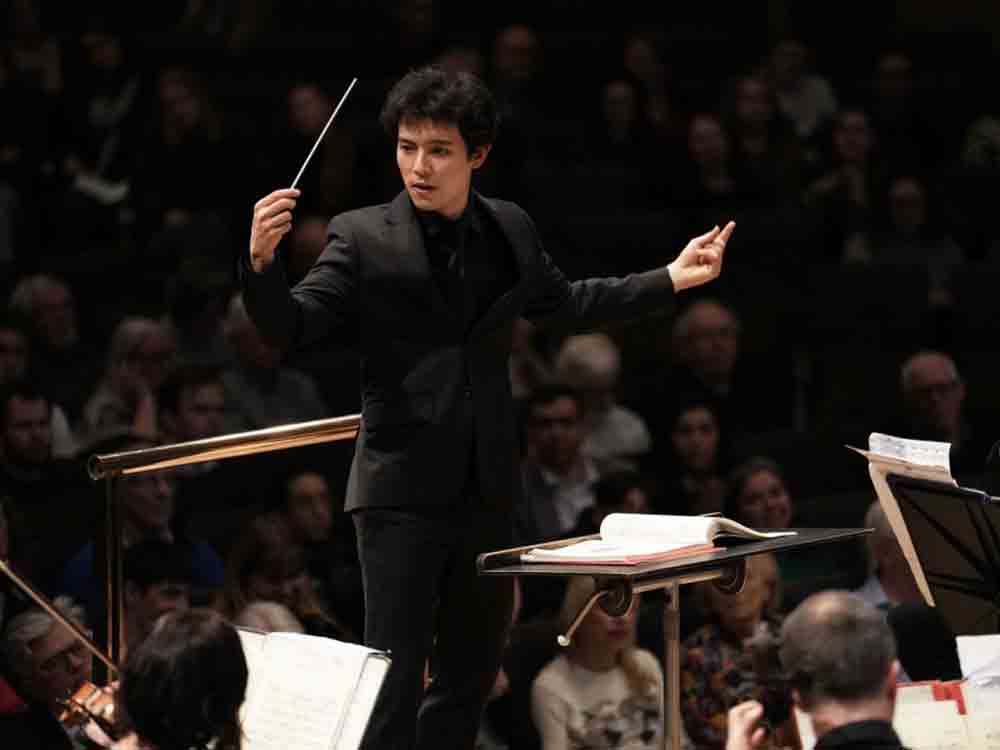 Nachwuchs Dirigent Euan Shields gewinnt Siemens Hallé International Conductors Competition 2023