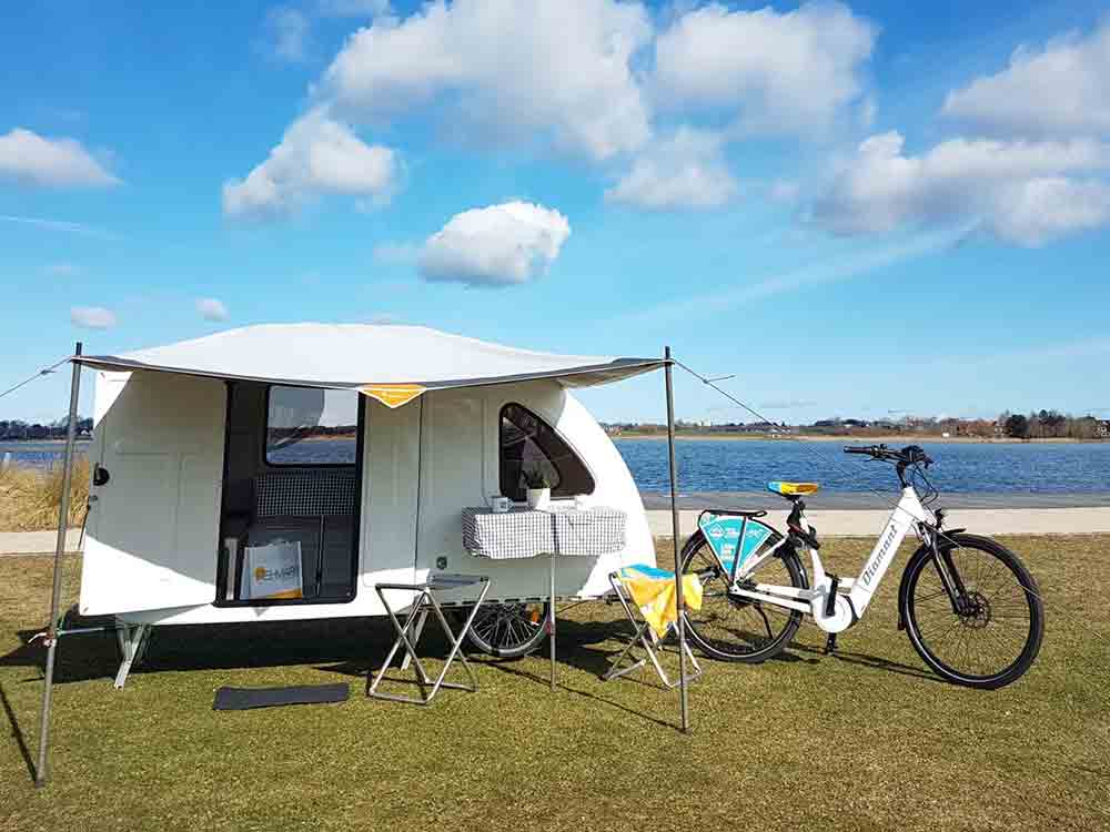 Nachhaltiger Deutschlandtourismus: Der Fahrrad Camper des Tourismus Service Fehmarn wurde als klimafreundliches Reiseerlebnis ausgezeichnet