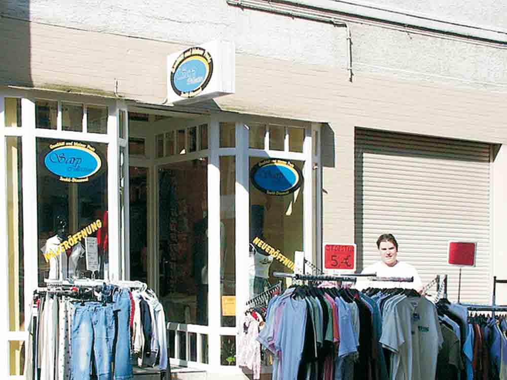 Anzeige: Gütersloh, Neueröffnung im April 2003, Sarp Collection, Textil Discount