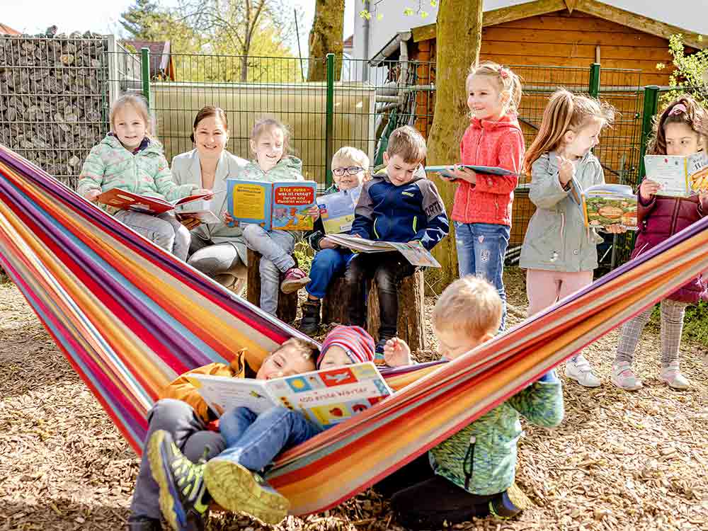 Gütersloh, Welttag des Buches am 23. April 2023: Bertelsmann spendet Kinderbücher an Gütersloher Kitas