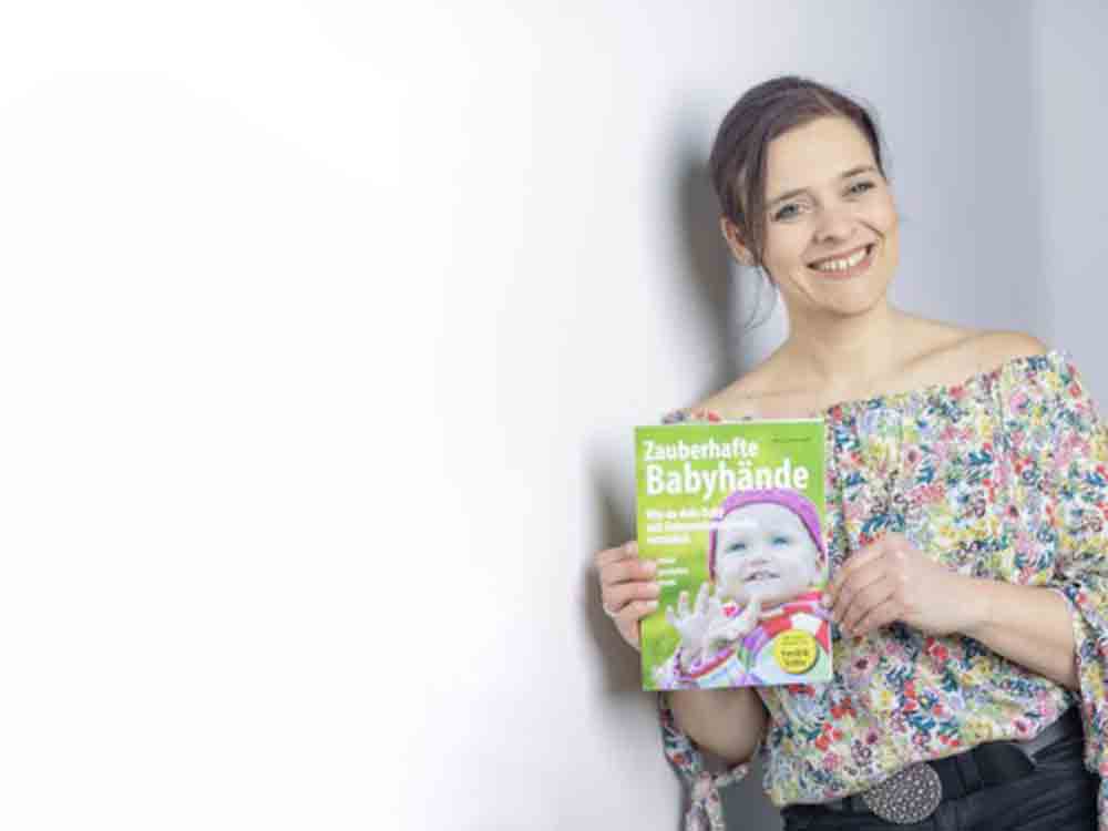 Autorin löst mit ihrem Expertenbuch eine Welle unter Eltern aus, »Zauberhafte Babyhände«, Kelly Malottke