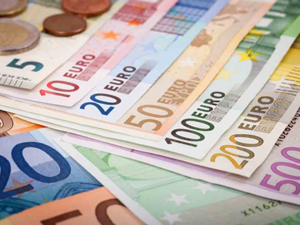 Wie wichtig ist Bargeld? 3 Fragen an David Riechmann, Finanzexperte der Verbraucherzentrale NRW