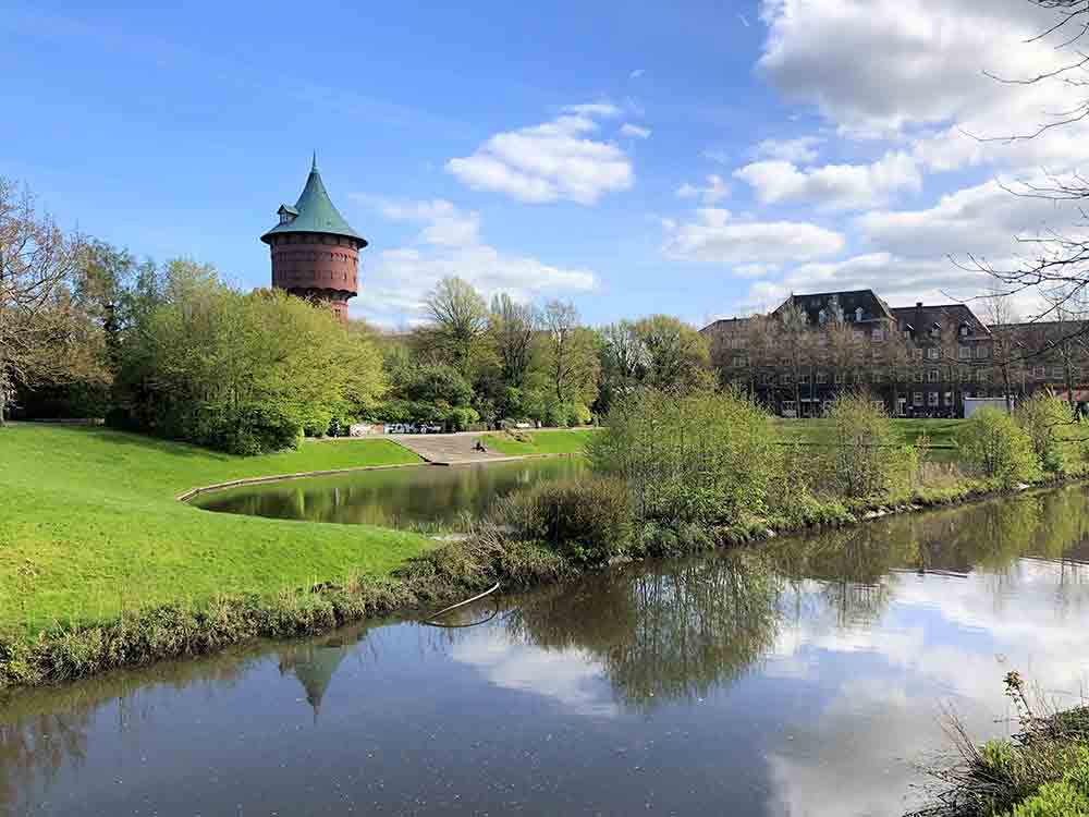 Attraktivität und Nachhaltigkeit in der Cuxhavener Innenstadt steigern: Umgestaltung des Wasserturmparks und der Schleusenprielanlage