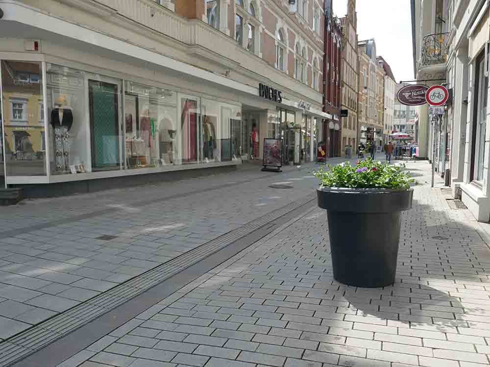 Stadtgrün in der City, Pflanzgefäße sind zurück, »inHerford« setzt Projekt im Sinne der Attraktivität der Innenstadt eigeninitiativ fort