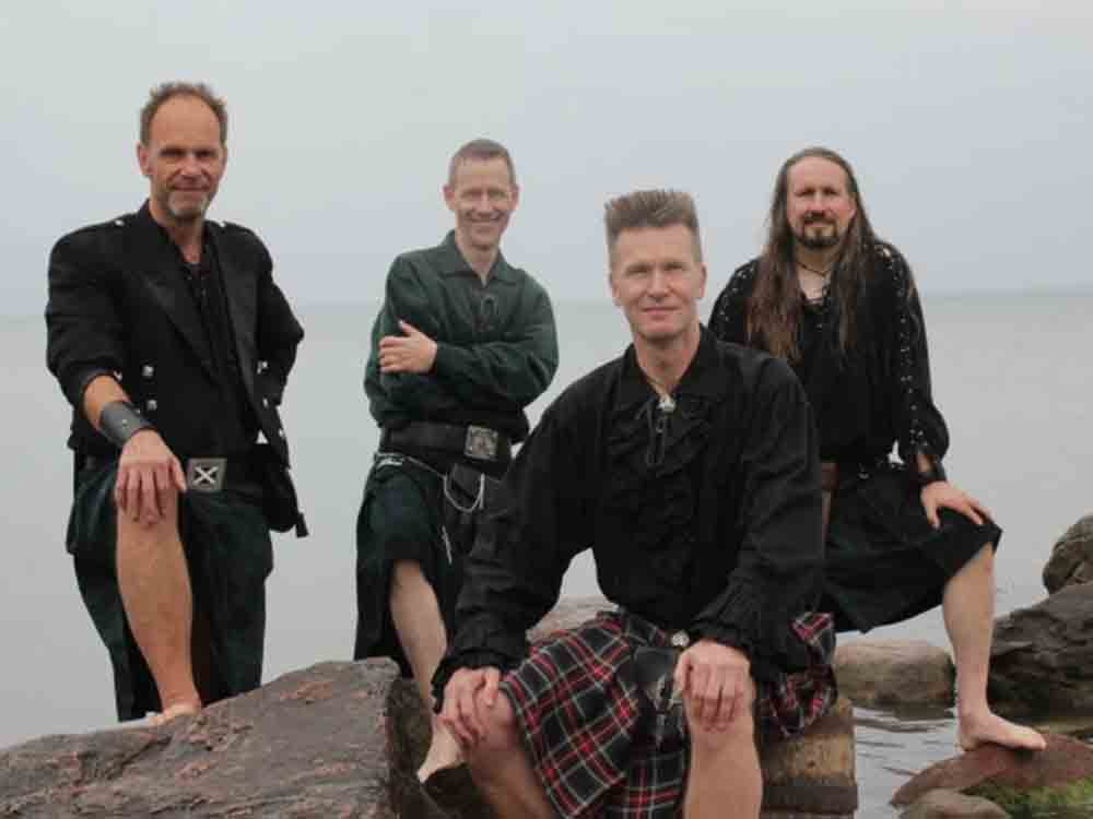 Schotten Rock im Schottenrock: Baltic Scots spielen in Warnemünder Kurhausgarten, Tourismuszentrale Rostock und Warnemünde