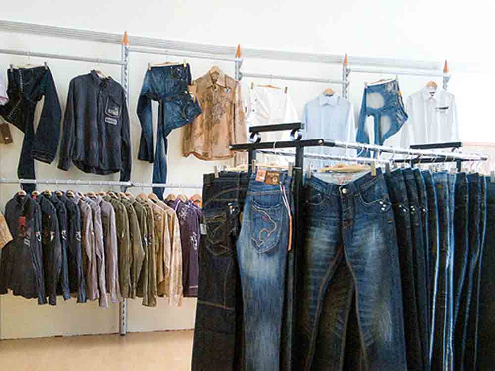 Anzeige: Gütersloh, coole Mode, kleine Preise bei Deko Fashion, Spiekergasse, 2007