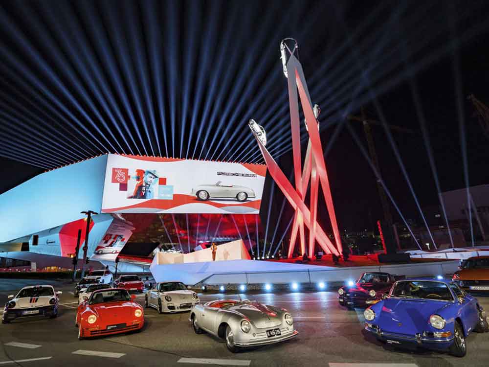 Konzeptstudie Mission X, Porsche spendet an »Make A Wish«, neue Sonderausstellung, Liveshow mit vielen Träumen zum Jubiläum »75 Jahre Porsche Sportwagen«